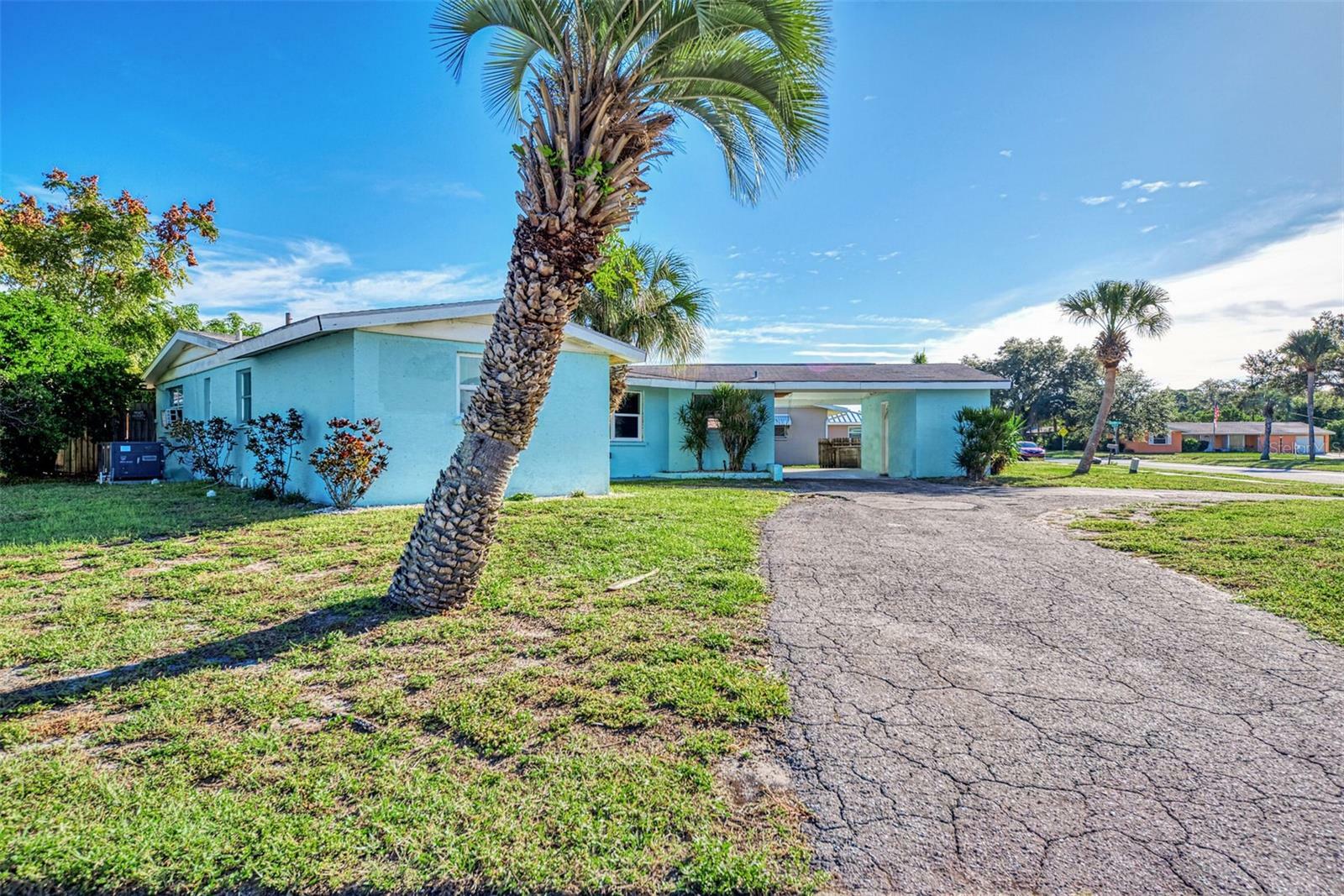 Property Photo:  6605 Colonial Drive  FL 34231 