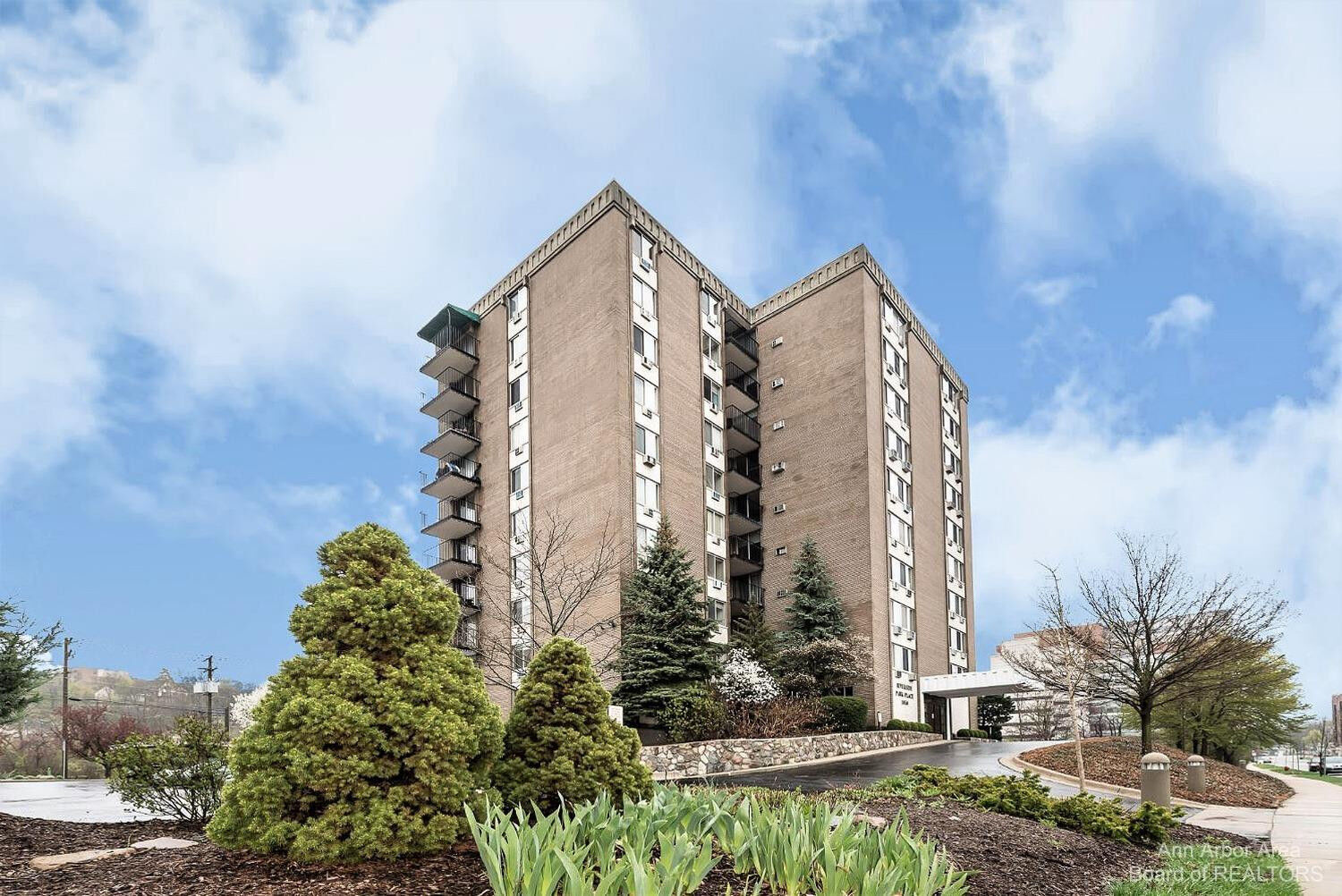 Property Photo: 1050 Wall Street MI 48105