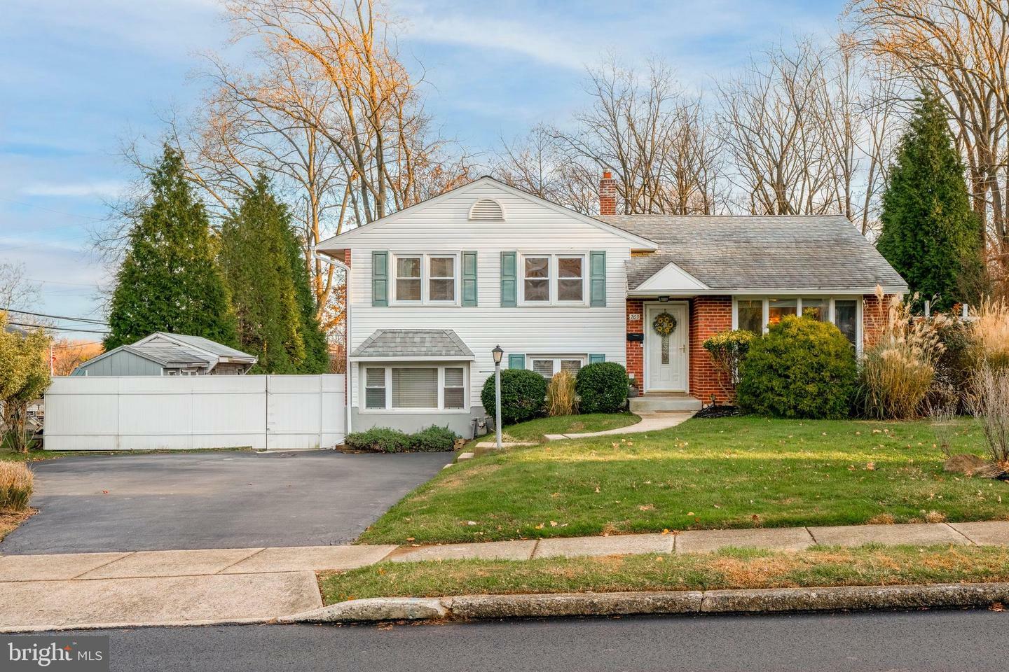 Property Photo: 203 Lovell Avenue PA 19008
