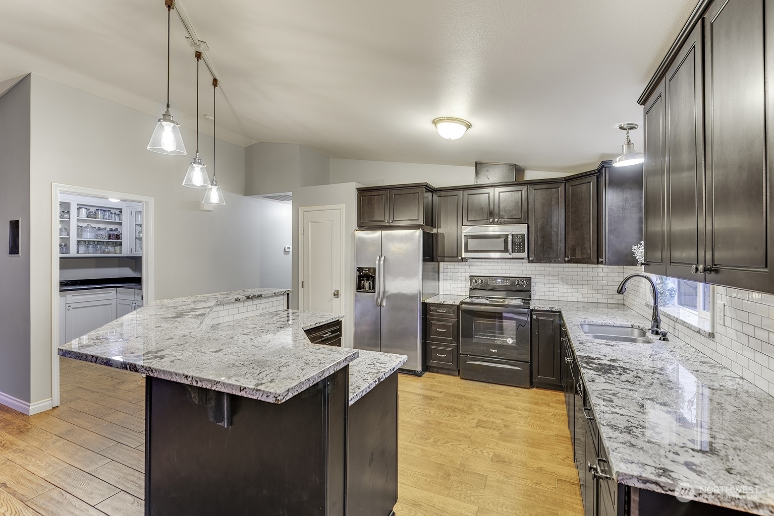 Property Photo: 852 Centerfire WA 98649