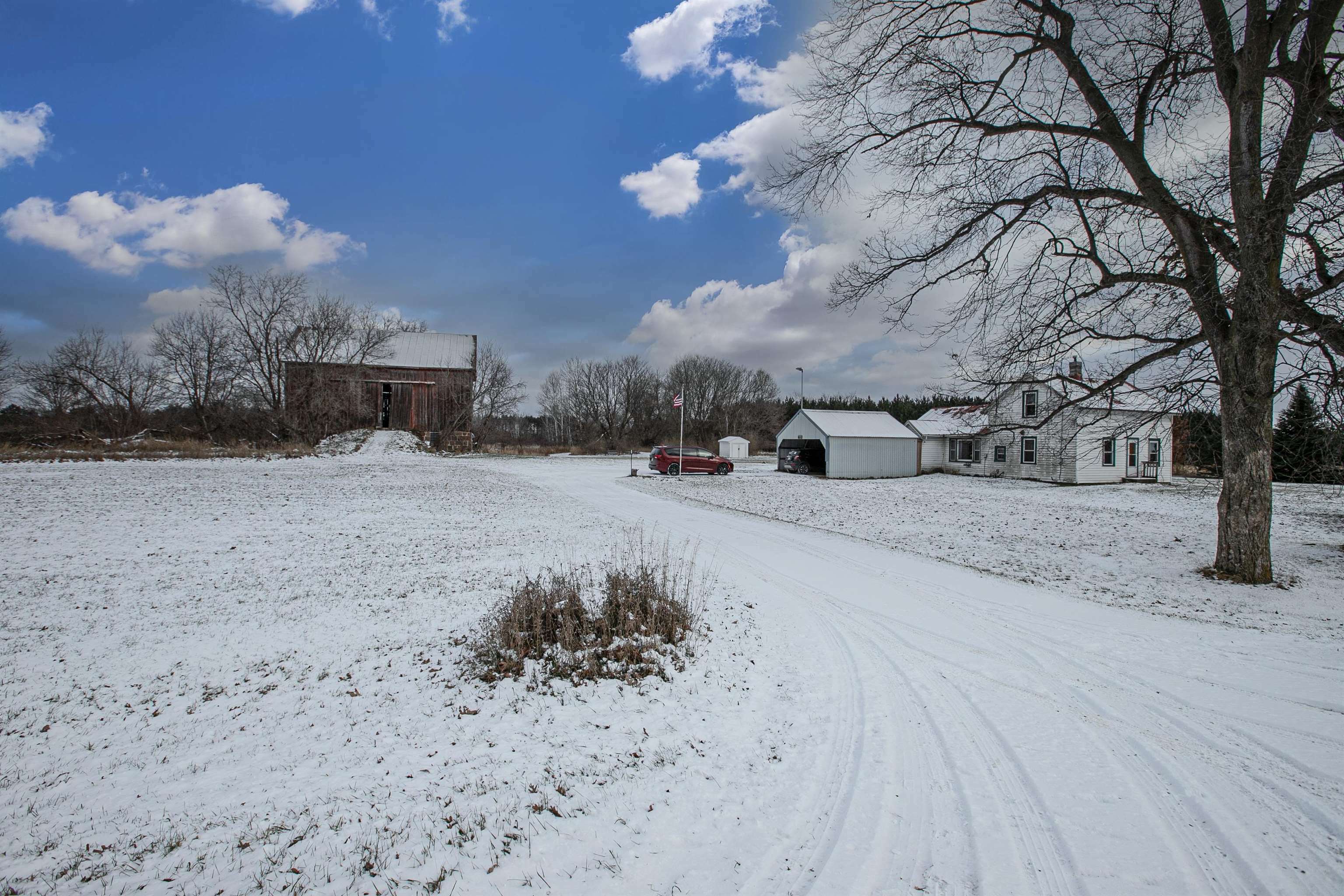 Property Photo:  N4944 Heinke Road  WI 54961-8126 