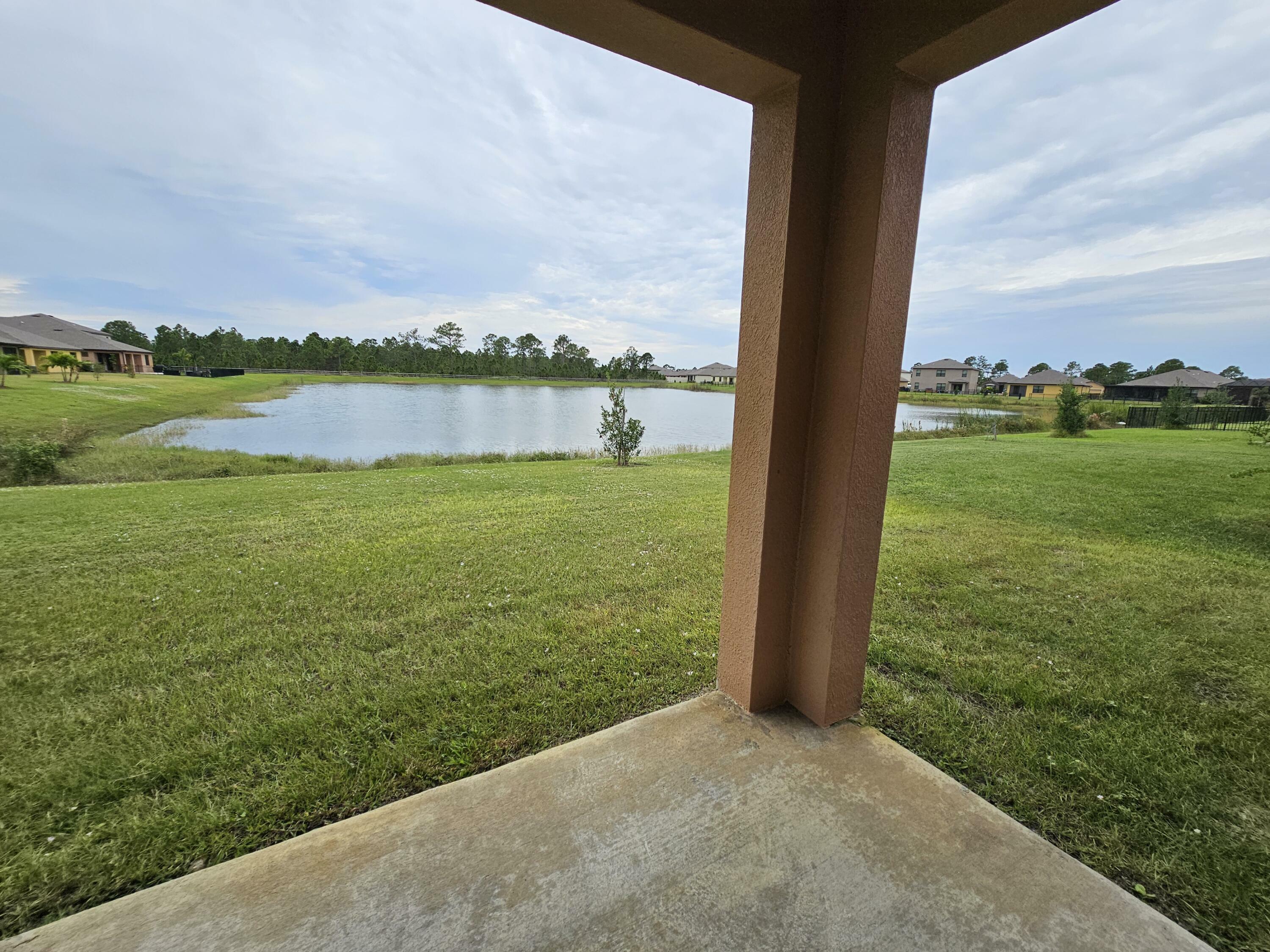 Property Photo:  514 Old Country Rd Road SE  FL 32909 