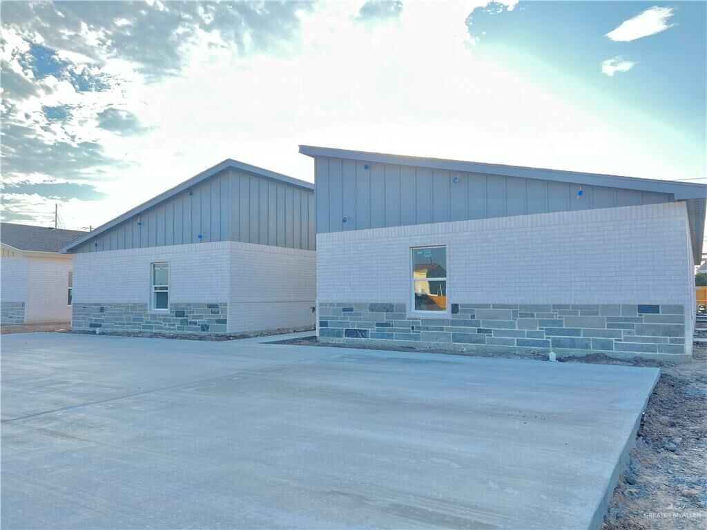 Property Photo: 1622 Playa Drive TX 78596