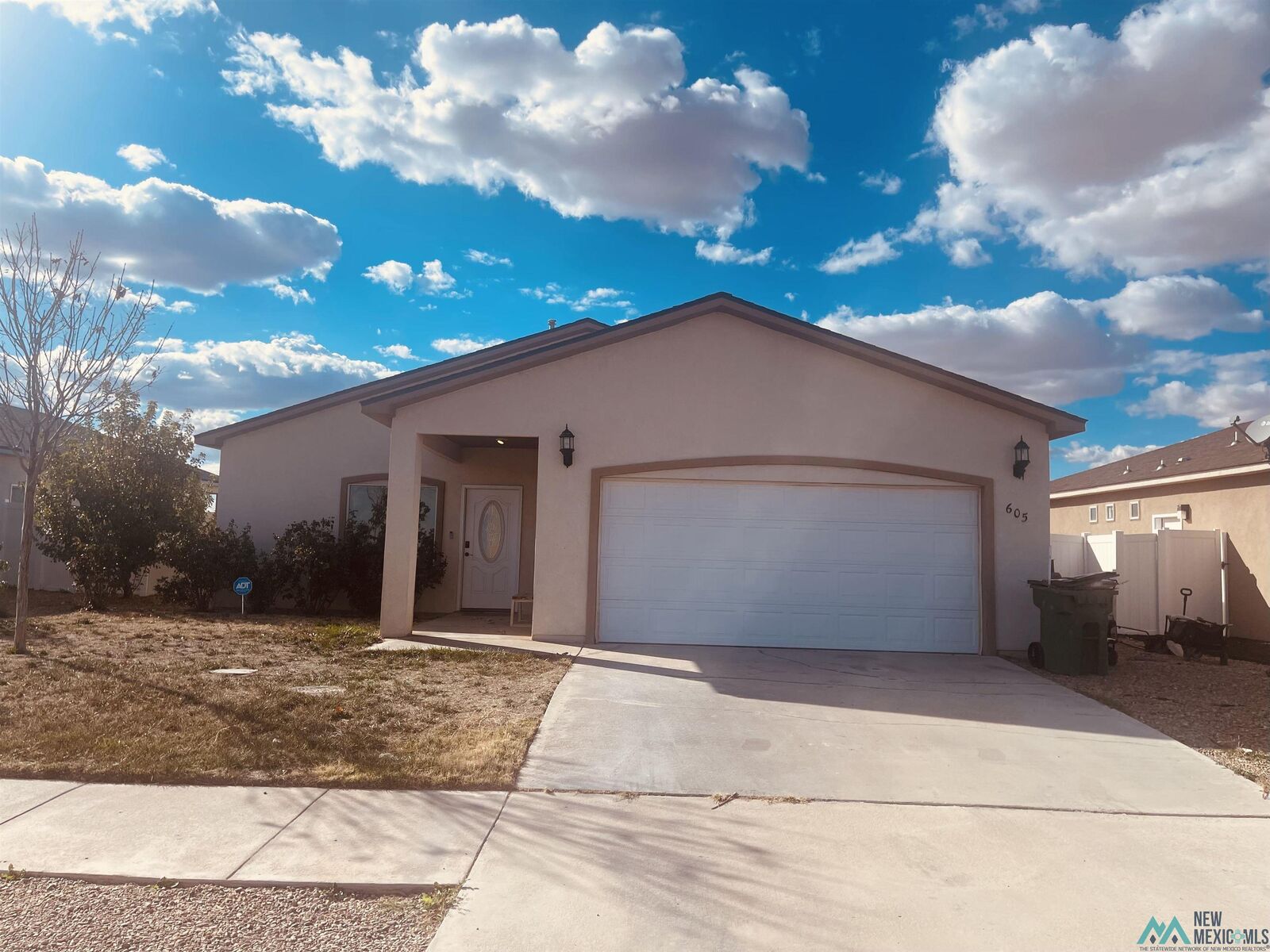 Property Photo: 605 N York Street NM 88210