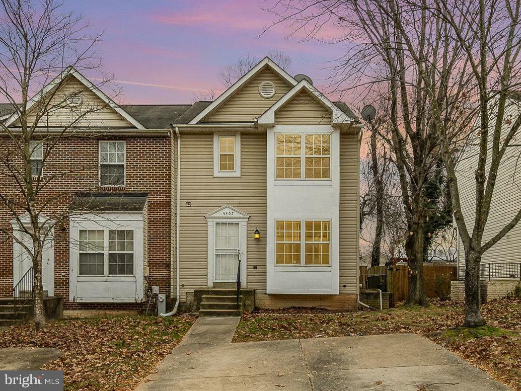 Property Photo: 3307 E Glenreed Court MD 20706