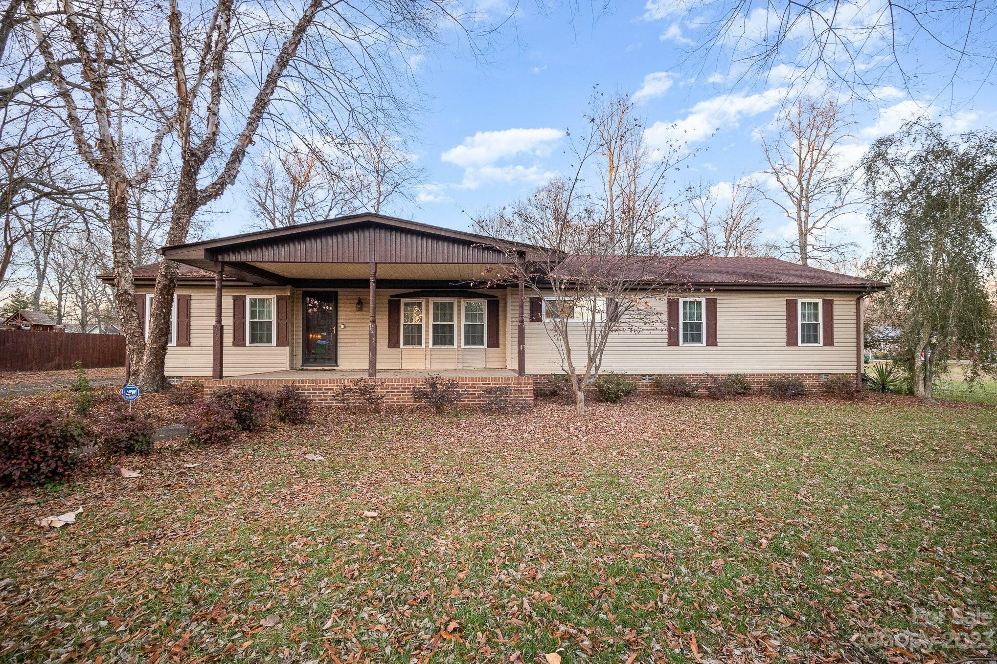 Property Photo:  417 Autumn Drive  NC 28075 