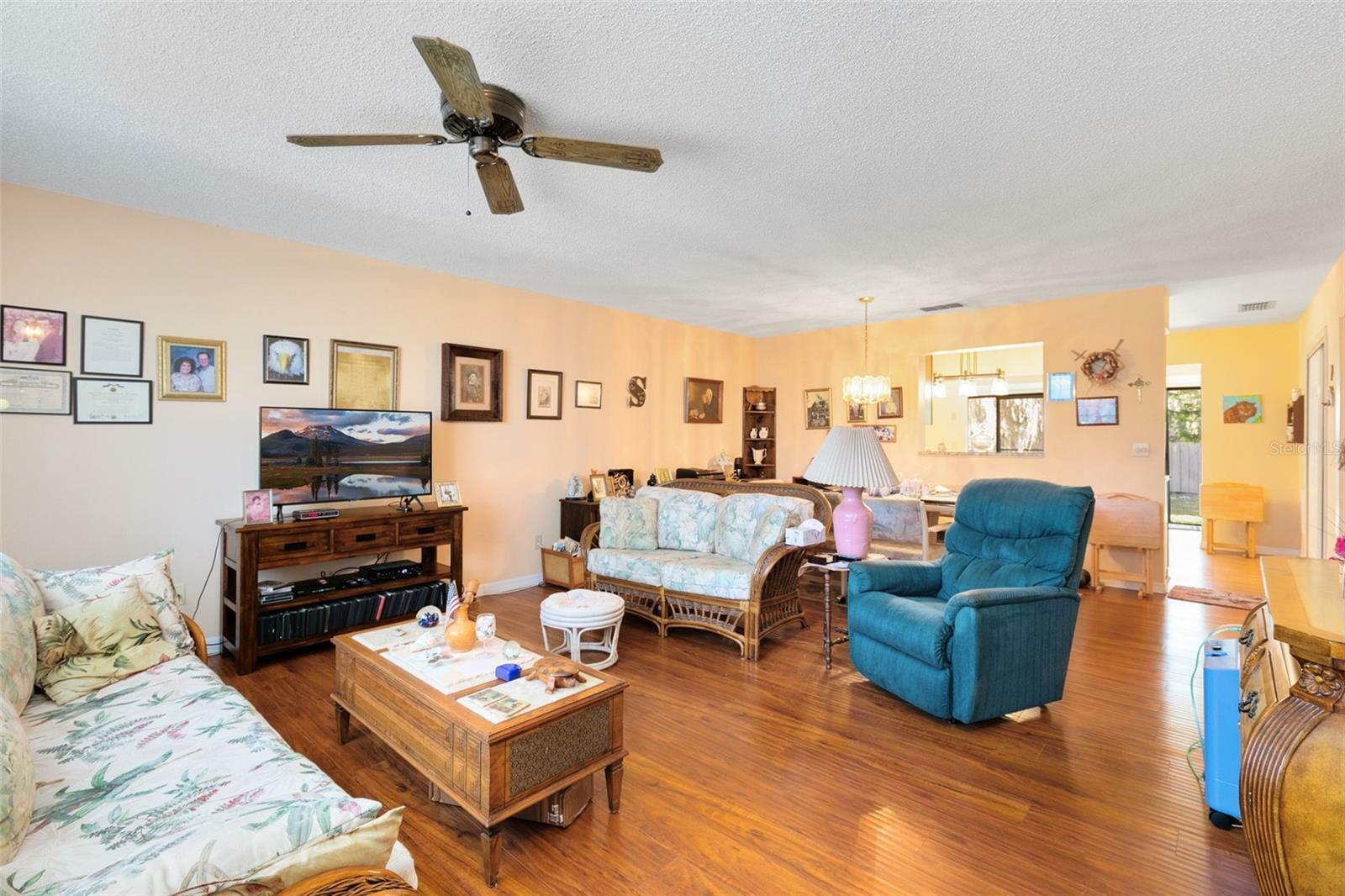 Property Photo:  874 Commonwealth Court  FL 32707 