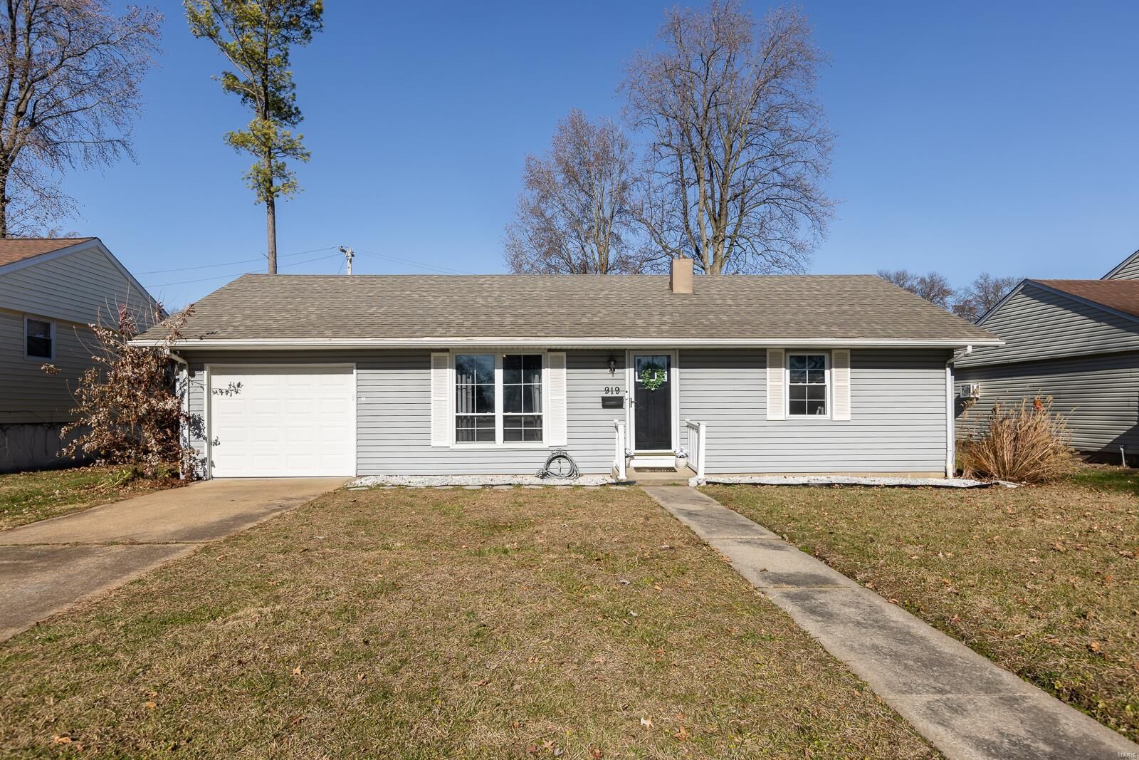 House for sale in Mascoutah 919 West Corrington Street, Mascoutah, IL