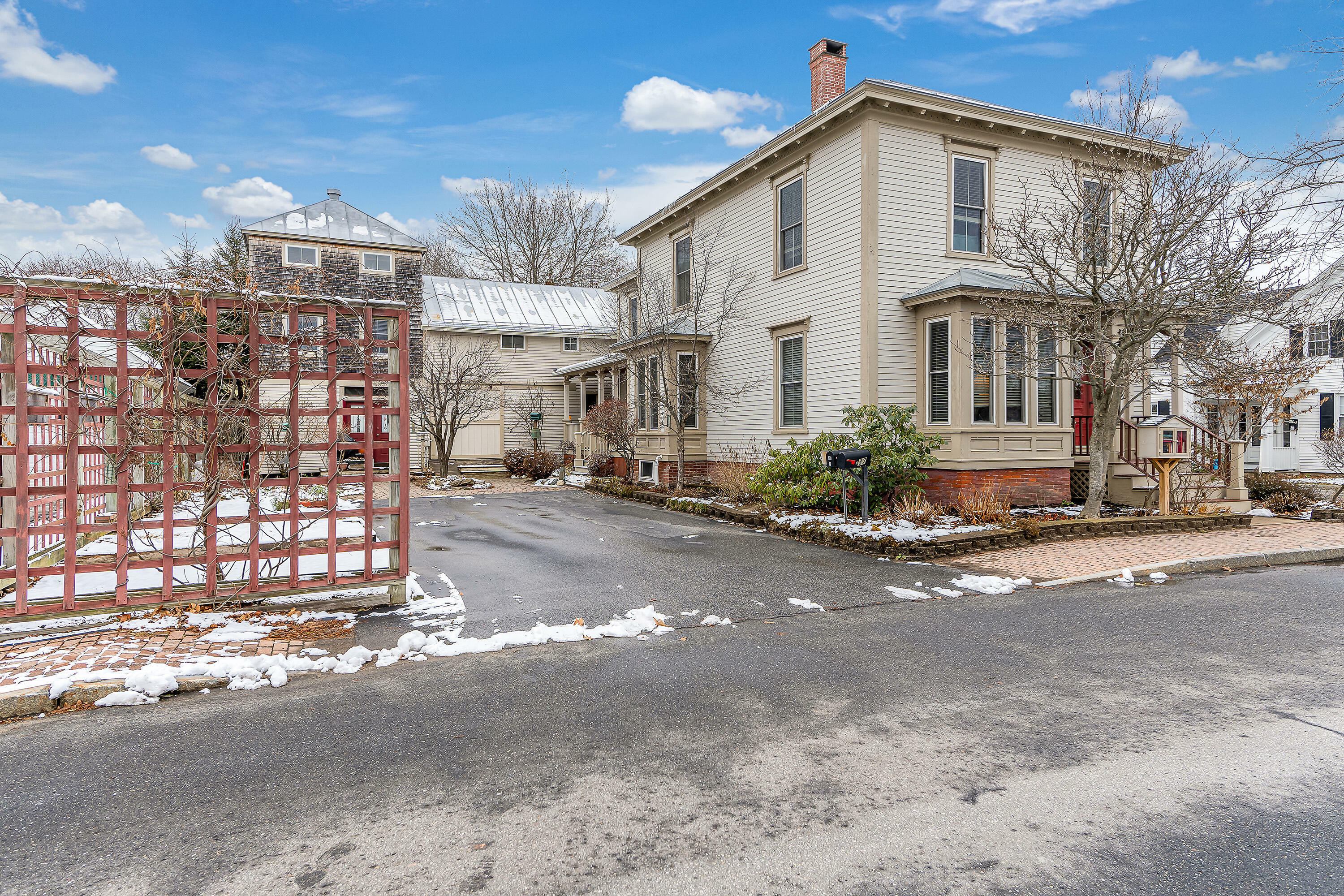 Property Photo: 37 School Street ME 04011