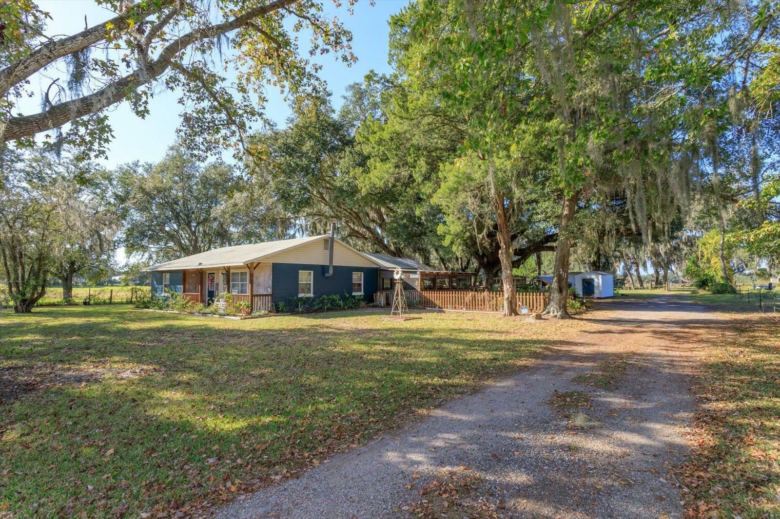 Property Photo:  311 County Road 468  FL 34748 