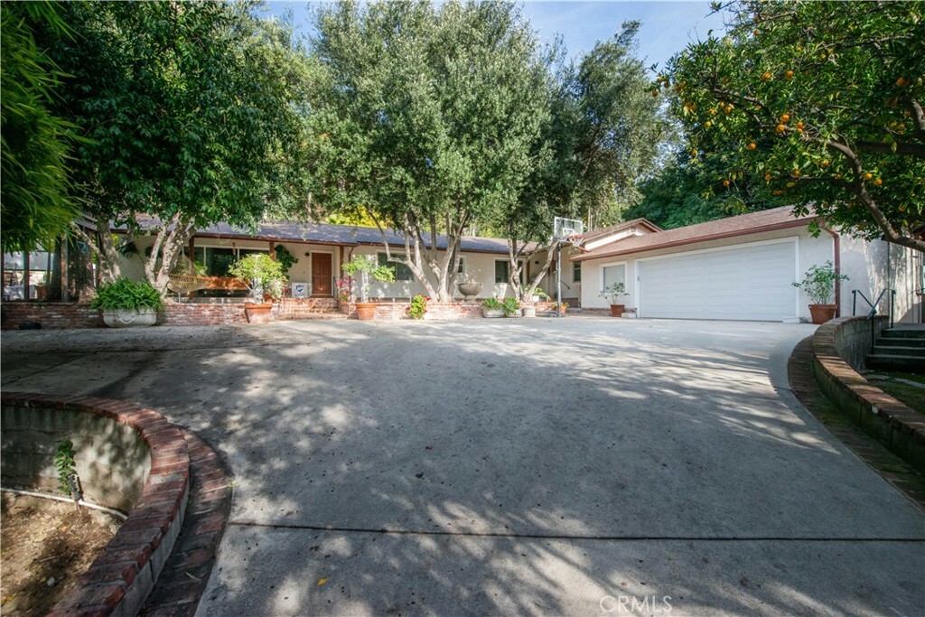 Property Photo:  4706 Balboa Avenue  CA 91316 