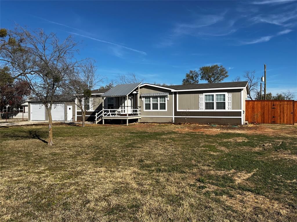 Property Photo:  101 N Swanson Road  TX 76067 