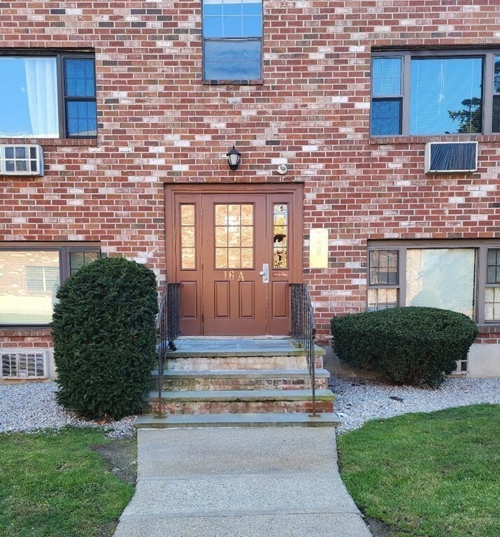 Property Photo:  16A Mayberry Dr 1  MA 01581 