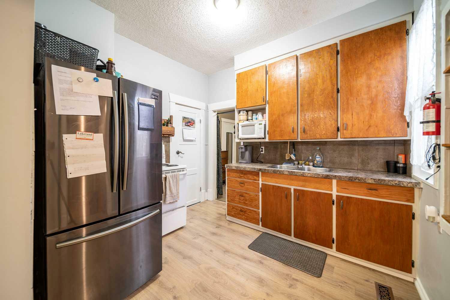 Property Photo:  1121 4 Avenue  AB T9W 1G7 