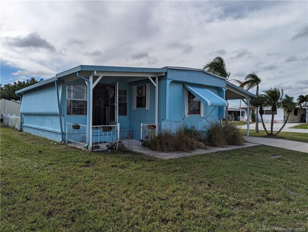 Property Photo: 7108 SE Seahawk Street FL 33455