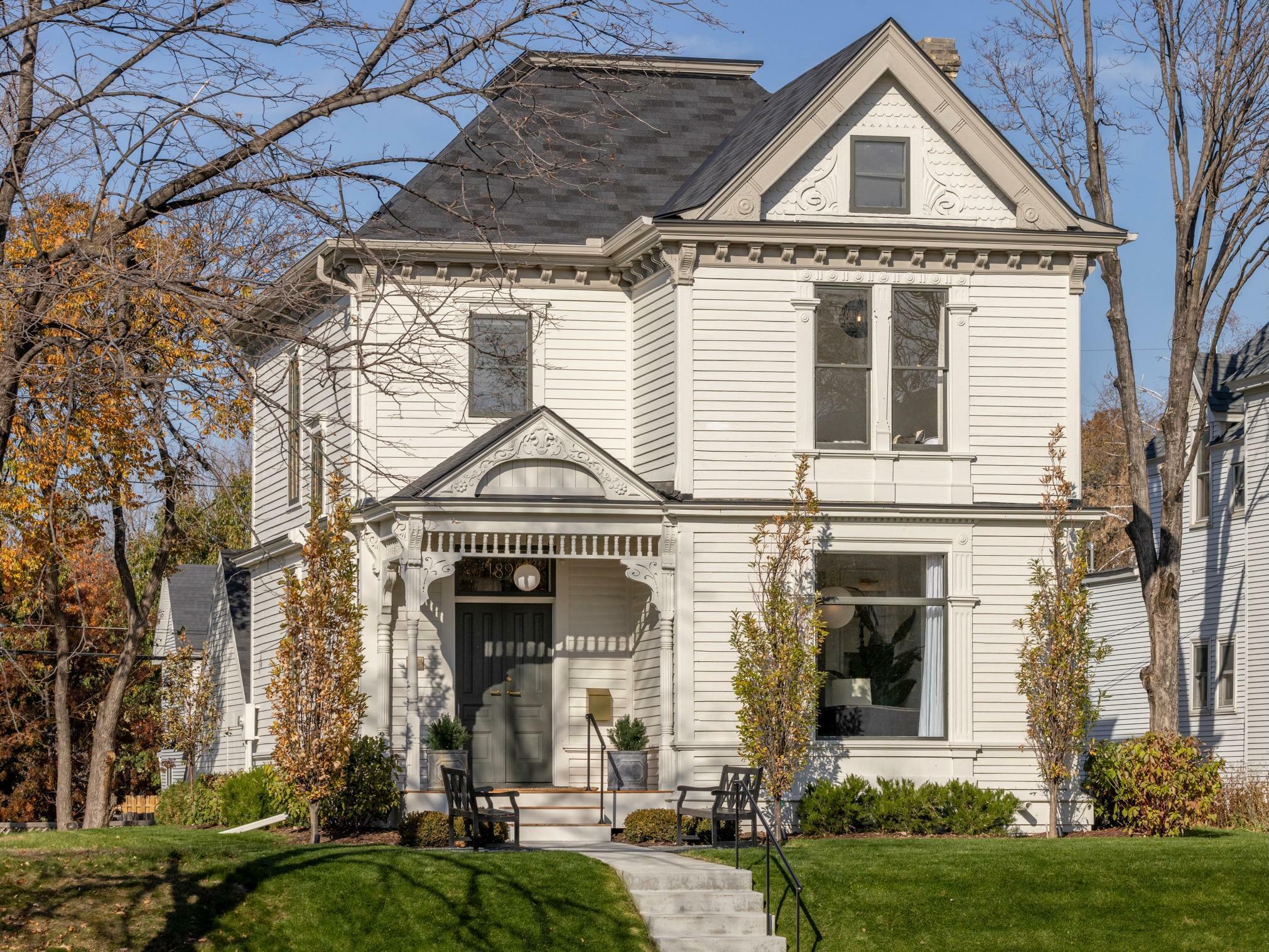 Property Photo:  1899 Iglehart Avenue  MN 55104 