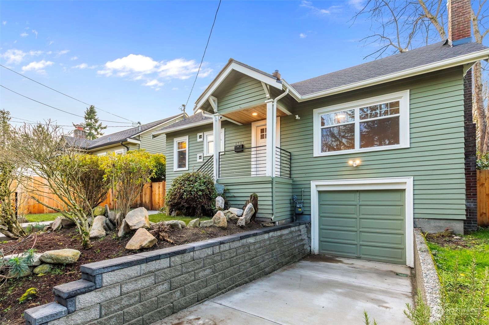 Property Photo:  5707 5th Avenue NE  WA 98105 