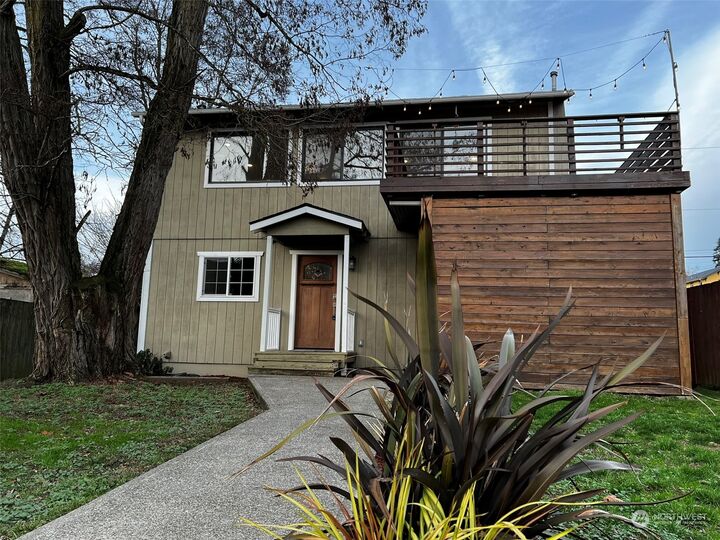 Property Photo:  2019 E 15th Street  WA 98310 