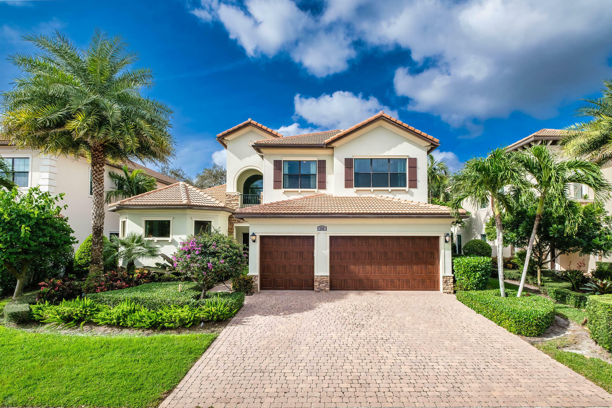 Property Photo:  225 Gardenia Isle Drive  FL 33418 