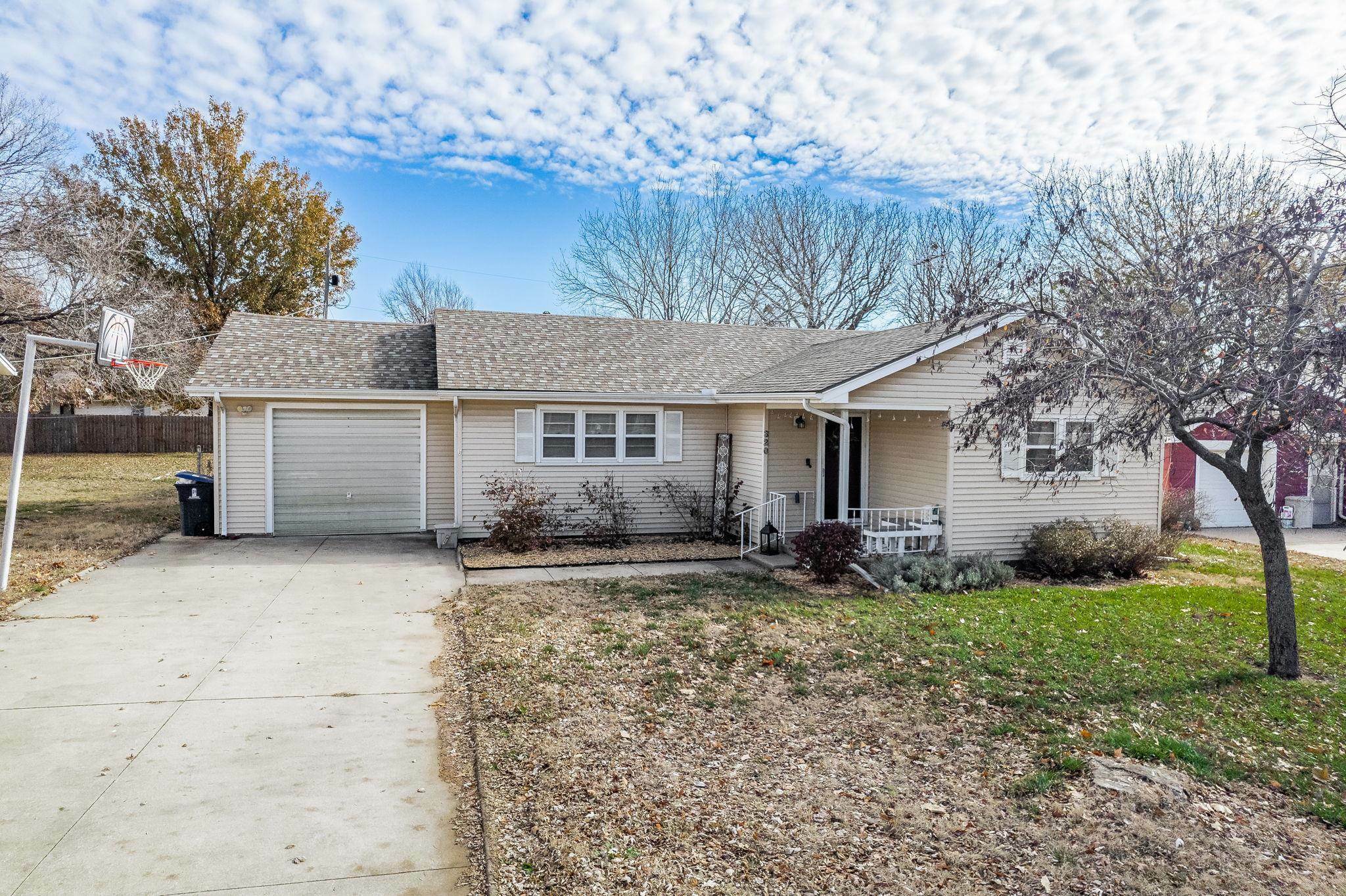 Property Photo:  320 Hillside St  KS 67042 