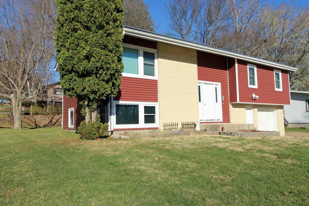 Property Photo:  790 West Parkview Drive  WI 53581 