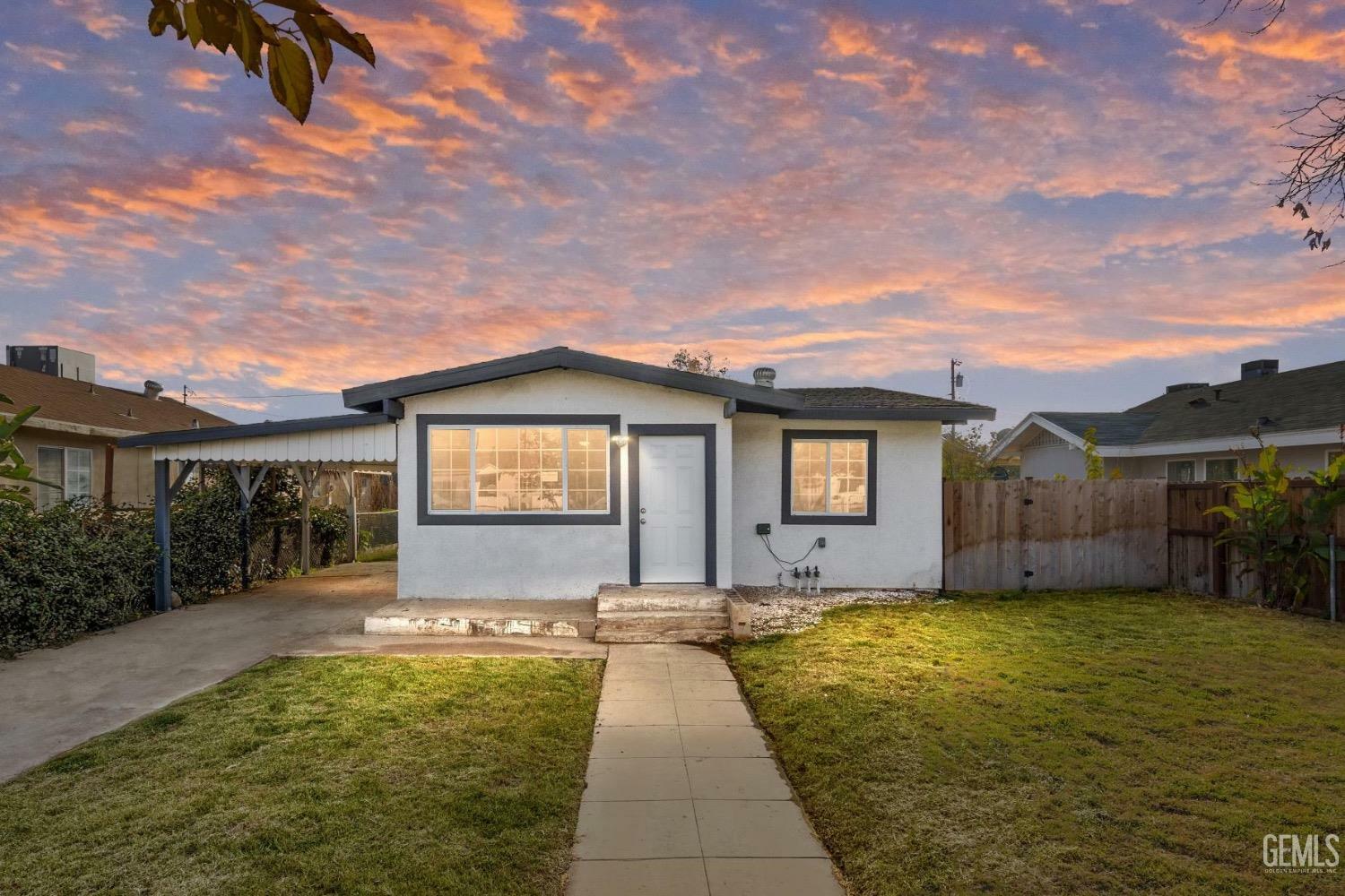 Property Photo:  1415 E 18th Street  CA 93305 