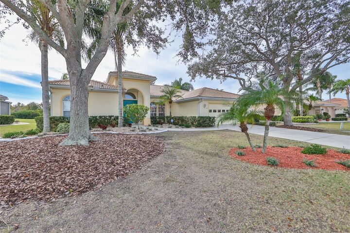 Property Photo:  1314 Lenox Greens Drive  FL 33573 