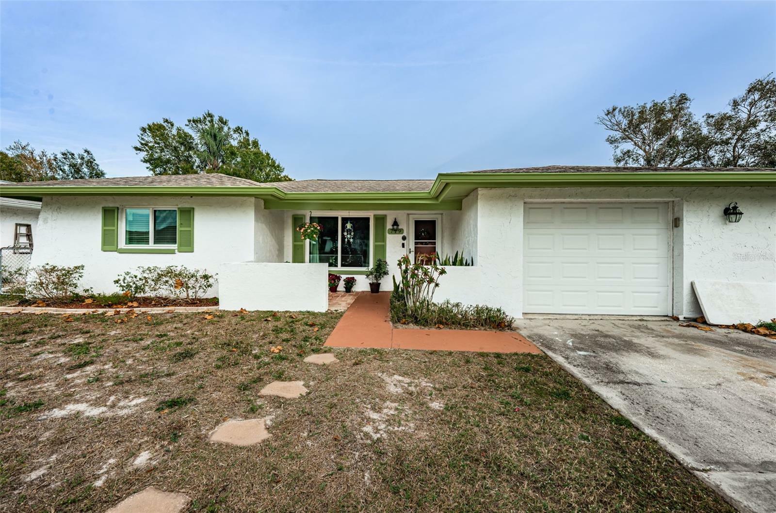 Property Photo:  719 Lemonwood Drive  FL 34677 