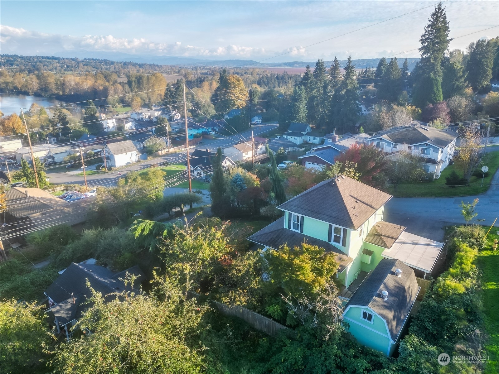 Property Photo:  2115 Main Street  WA 98203 