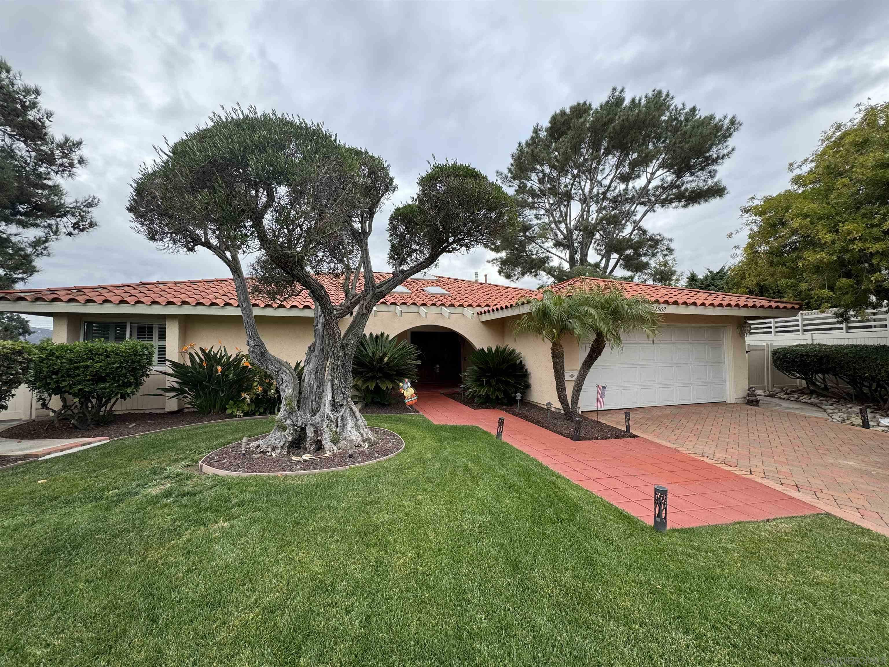 Property Photo: 12562 Parma Ct CA 92128