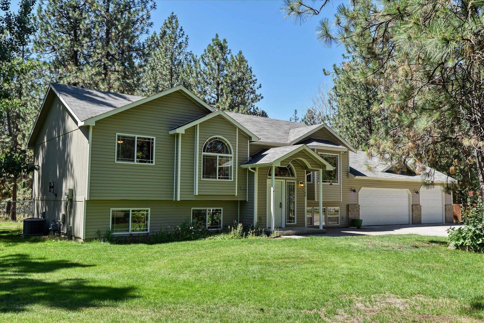 Property Photo:  17545 N Sunnyvale Rd  WA 99026 