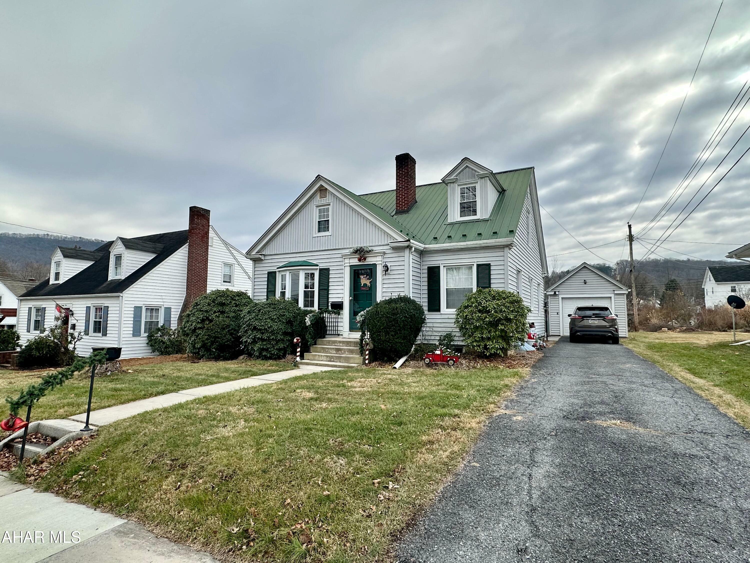 Property Photo:  127 Barclay Street Street  PA 15522 