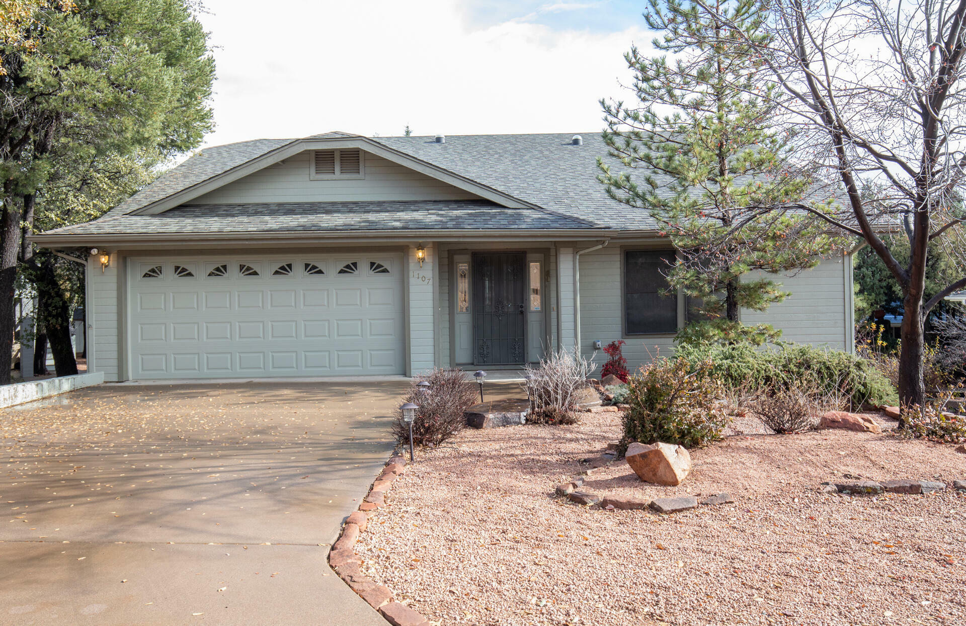 Property Photo:  1107 N Bavarian Way  AZ 85541 