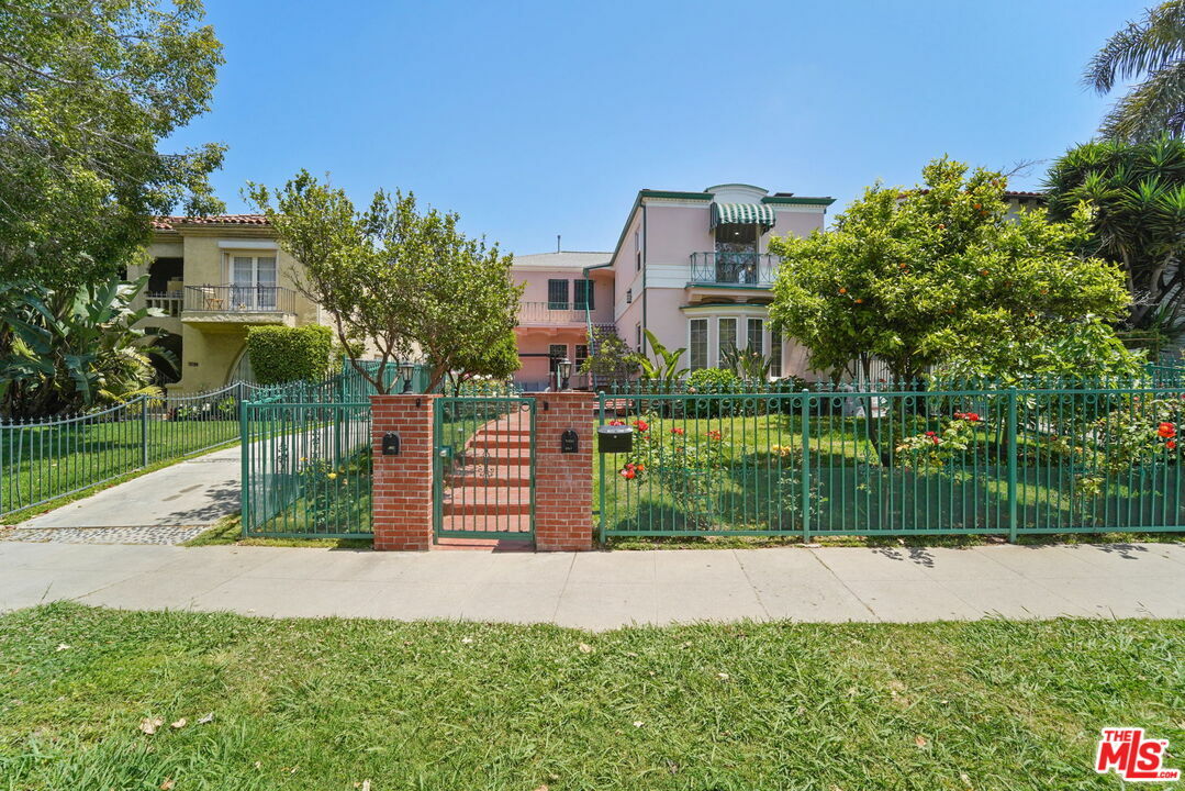 Property Photo: 1240 S Orange Grove Ave CA 90019