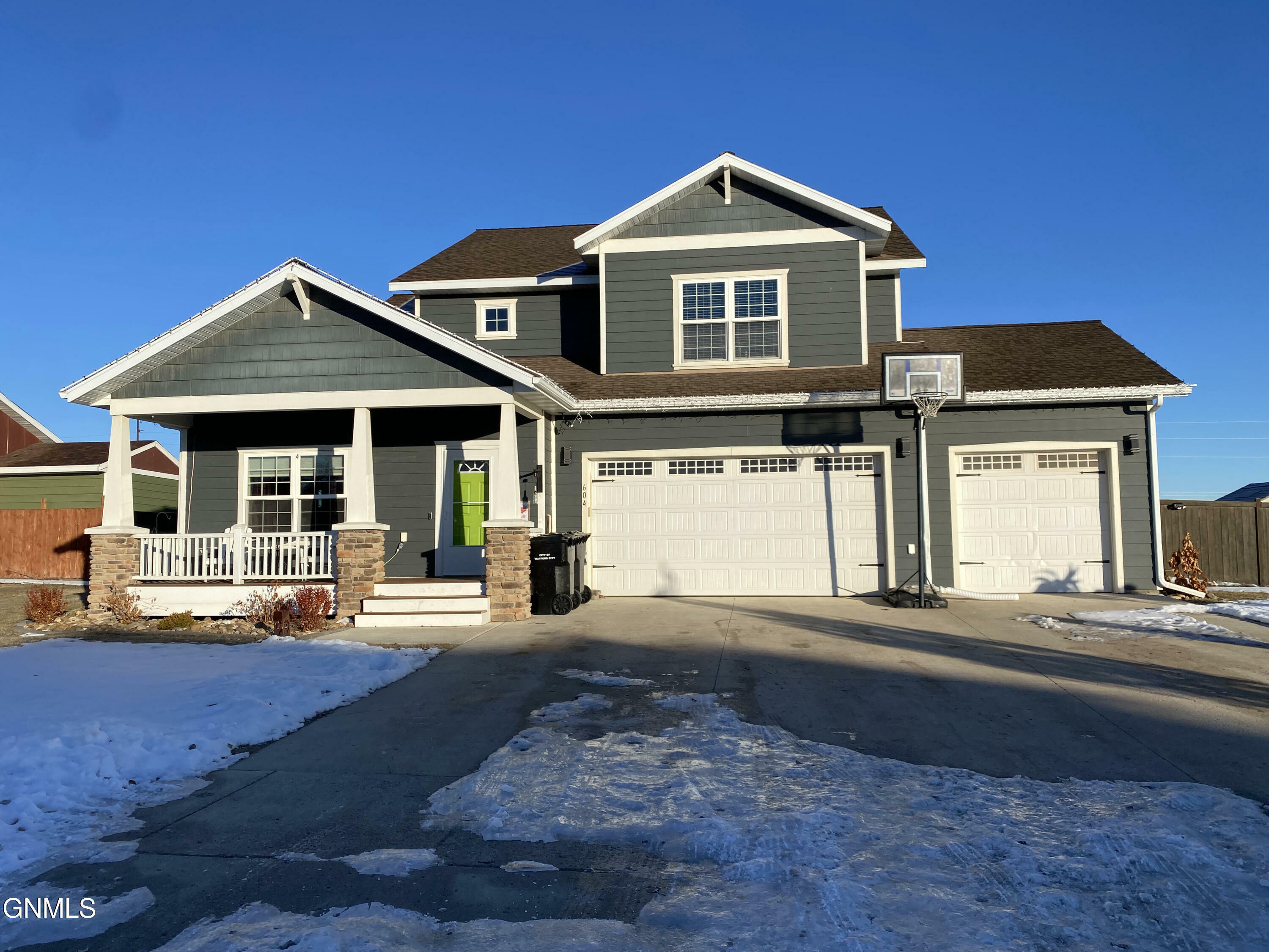 Property Photo:  604 6th Avenue NE  ND 58854 