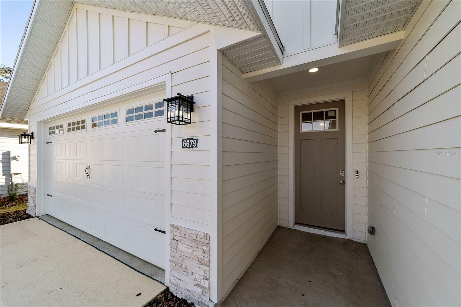 Property Photo: 6568 SW 10th Lane FL 32607