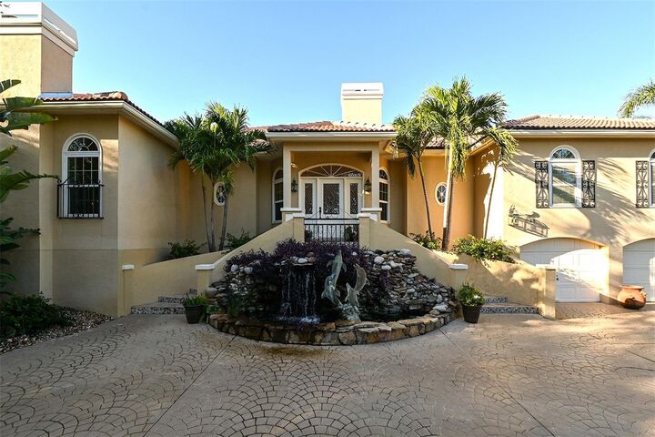 Property Photo:  531 Harbor Point Road  FL 34228 