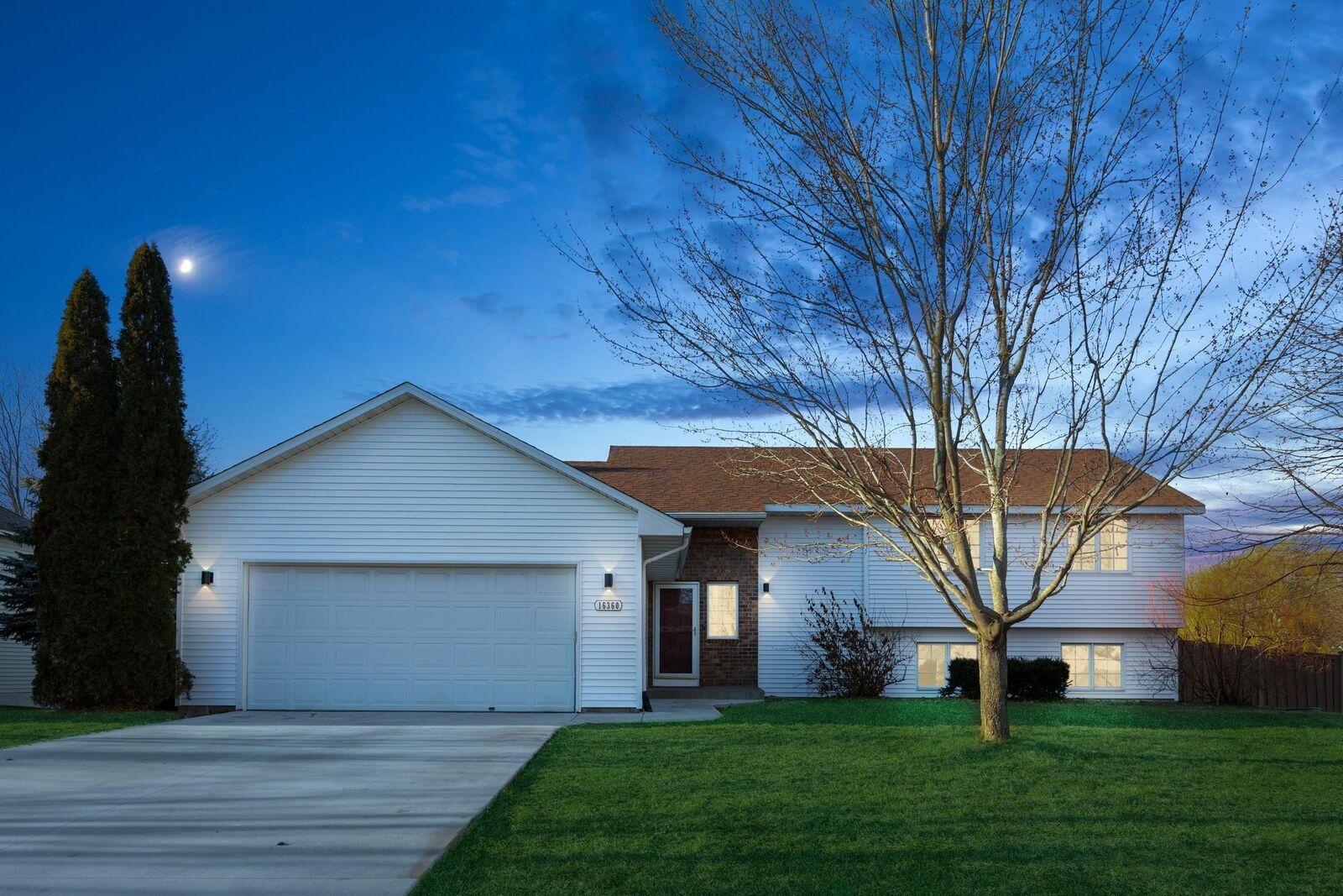Property Photo:  16360 Harvard Drive  MN 55044 