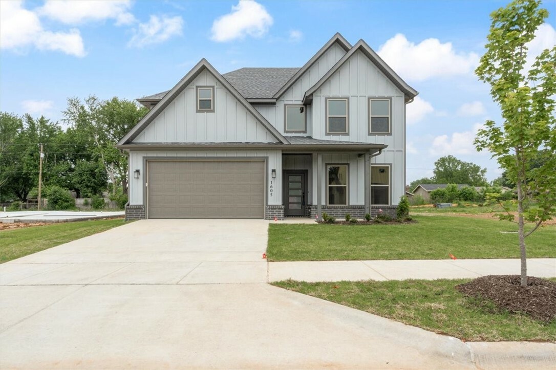 Property Photo:  1605 S 23rd Place  AR 72758 