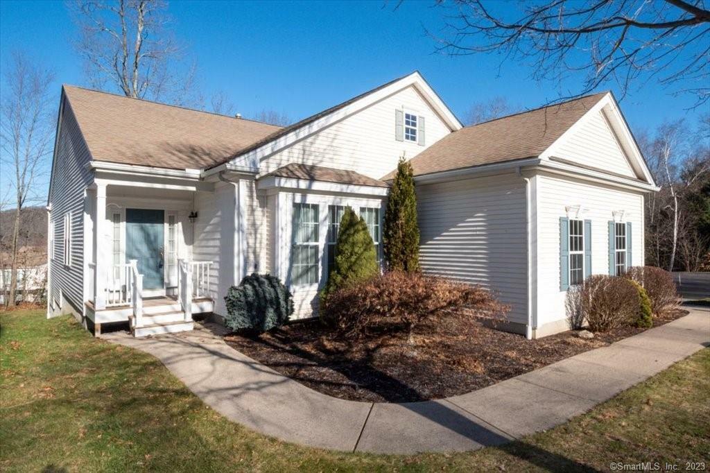 Property Photo: 8 Saddle Ridge 8 CT 06019
