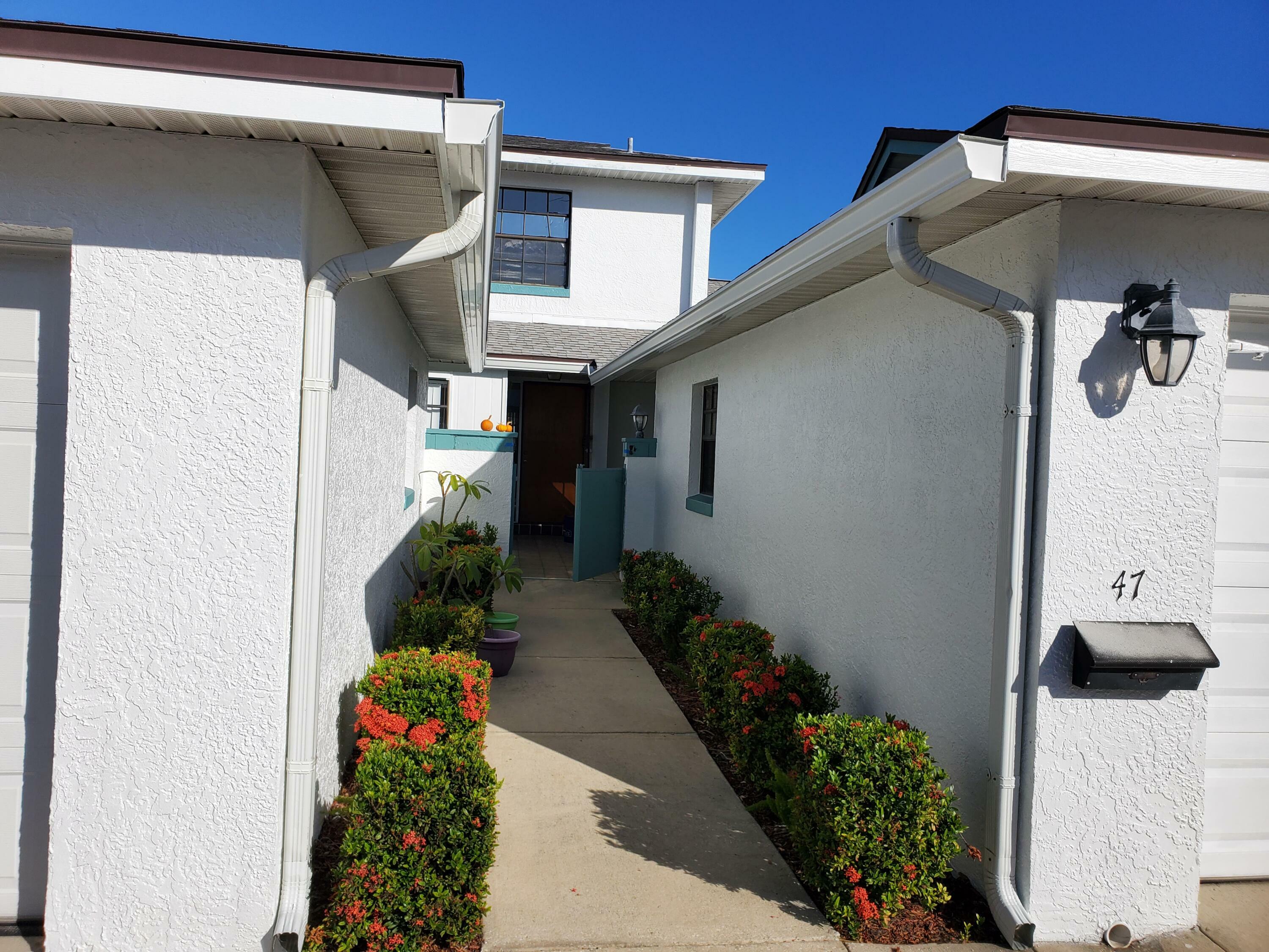 Property Photo:  290 Paradise Boulevard  FL 32903 