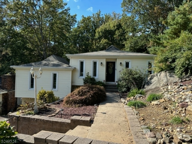 Property Photo:  102 Valley View Dr  NJ 07866 