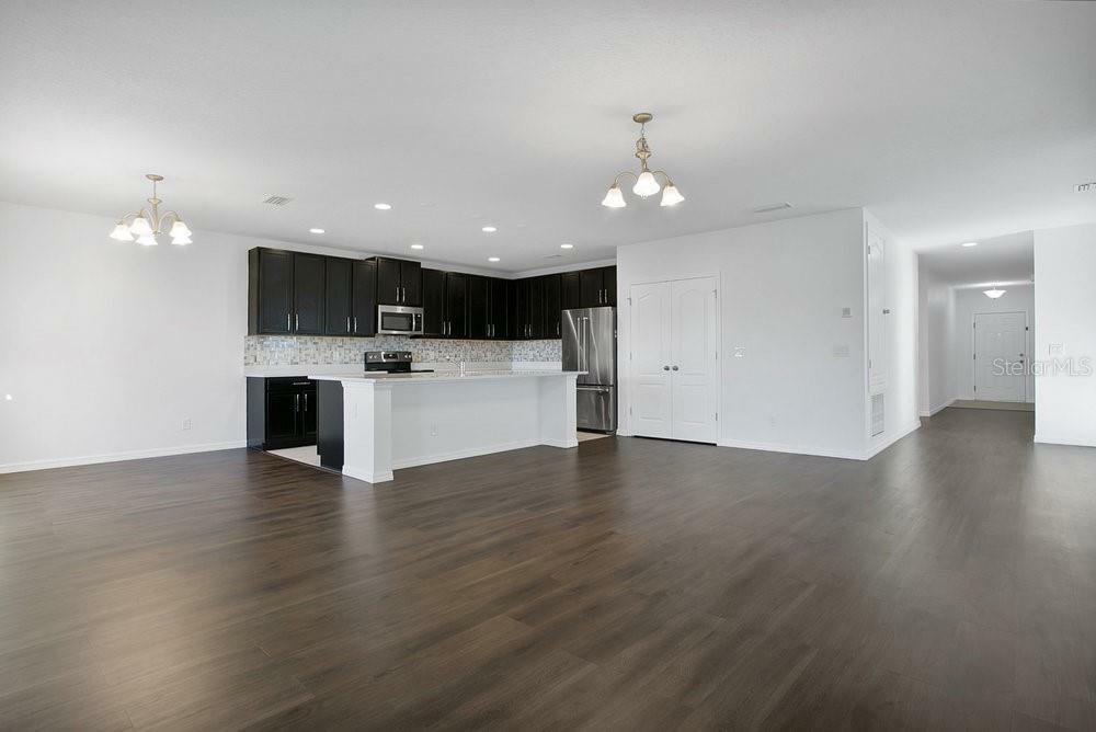 Property Photo: 189 Luxmore Road FL 34736