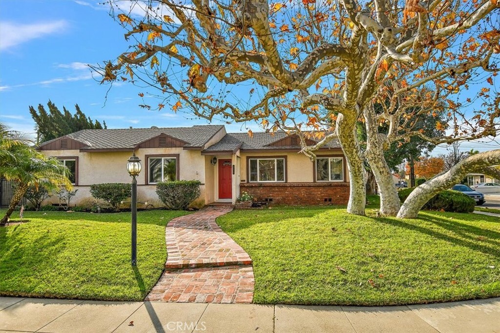 Property Photo:  356 W Vista Bonita  CA 91702 