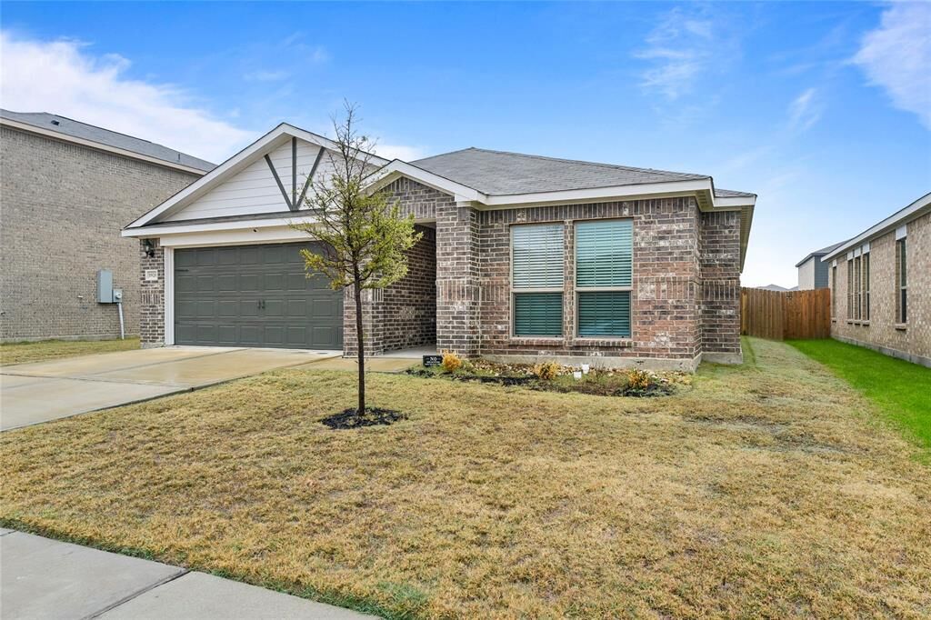 Property Photo: 1926 Madison Drive TX 75159