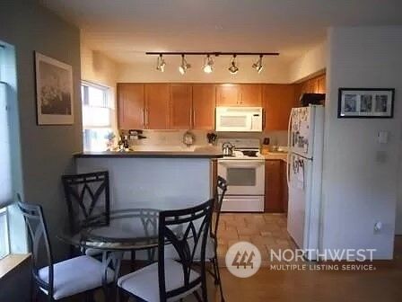 Property Photo: 3015 SW Avalon Way 102 WA 98126