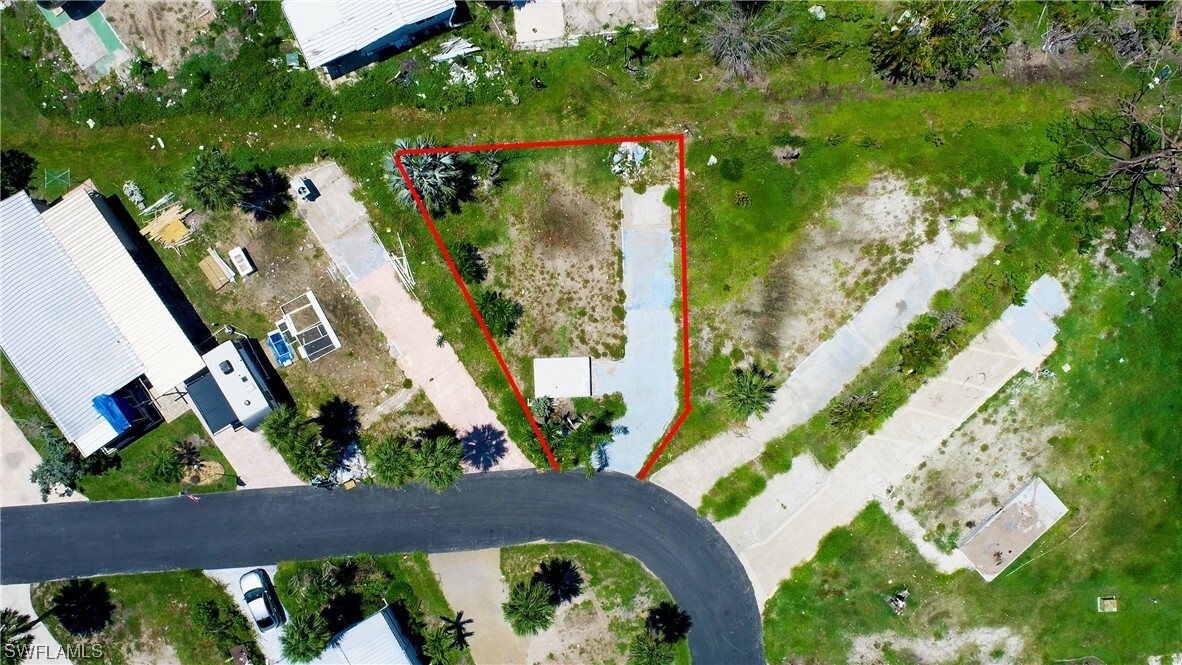 Property Photo:  13681 Ovenbird Drive  FL 33908 