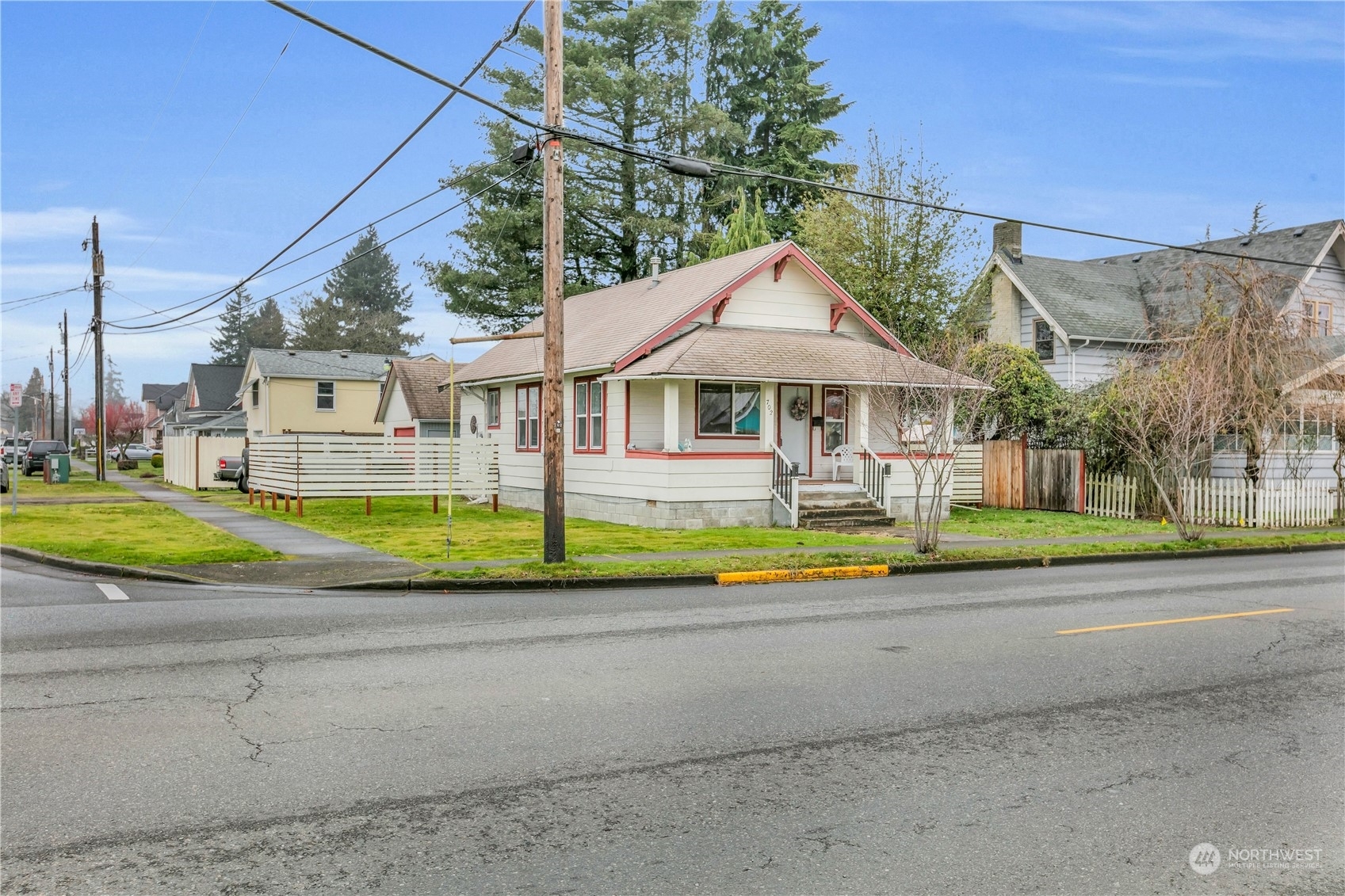 Property Photo:  702 4th Street NW  WA 98371 