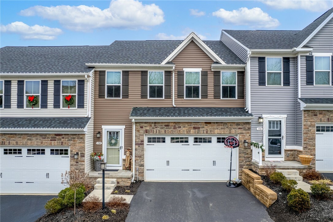 Property Photo: 138 Black Oak Lane PA 15057