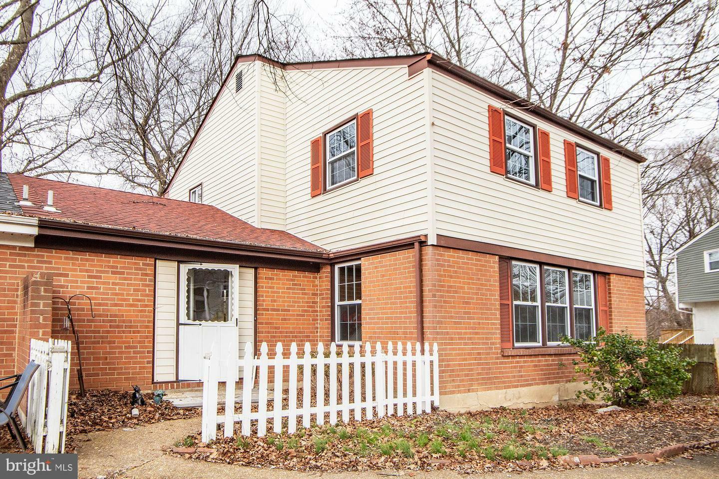 Property Photo:  757 Plumtree Lane  DE 19703 